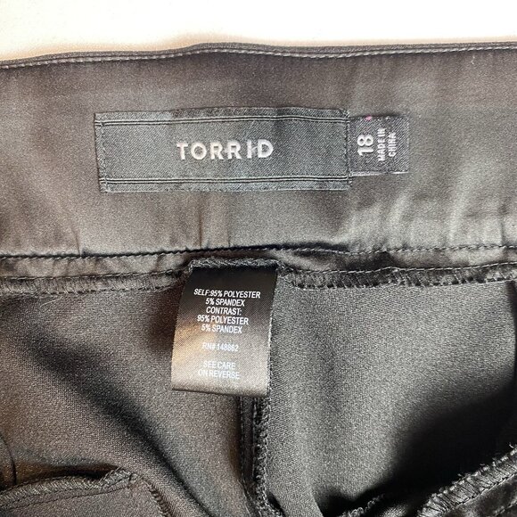 Torrid Womens Crop Dress Pants Black Wide Leg Side Zip Flat Front Stretch Sz 18 - Picture 4 of 9
